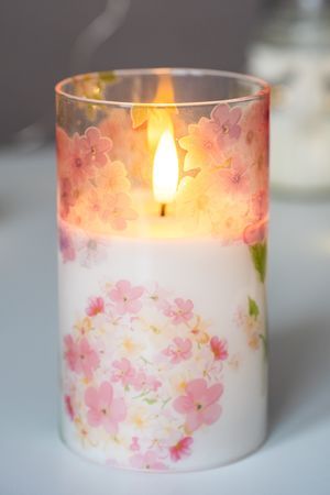 Свеча светодиодная восковая в стакане ВЕСЕННИЙ ПРОВАНС, розовые цветы, мерцающий огонек, "натуральный" фитилек, 12.5 см, батарейки, Peha Magic
