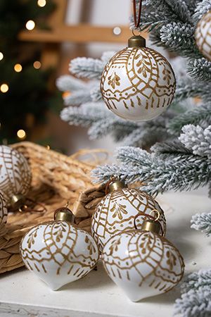 Набор стеклянных шаров ДАНТАЛЬ, белый с золотым, 8 см, 12 шт., Winter Deco