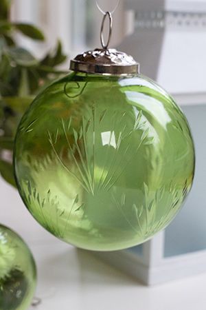 Ёлочный шар ХВОЙНЫЙ ЛЁД, прозрачное стекло, 10 см, SHISHI