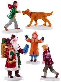 Набор фигурок 'Санта раздаёт подарки', до 7.5 см (5 шт.), LEMAX
