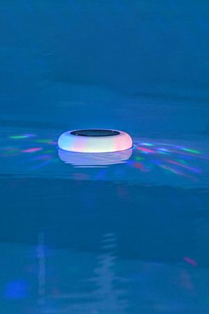Плавающий светильник для бассейна FUNNY POOL, RGB LED-огни мерцающие, батарейки, подзарядка от солнечного света, 19х9 см, STAR trading