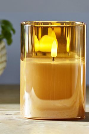 Электрическая восковая свеча FLAMME в стеклянном стакане, янтарная, тёплый белый мерцающий LED-огонь, "натуральный фитилёк", таймер, 9х12.5 см, STAR trading