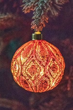 Светящийся ёлочный шар КАРНАВАЛЬНАЯ РОСКОШЬ (орнамент - соты), 5 тёплых белых LED-огней, 10 см, батарейки, Kaemingk (Lumineo)