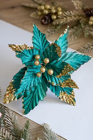 Пуансеттия РЕДЖИНА на клипсе, бирюзово-золотая, 28 см, Due Esse Christmas