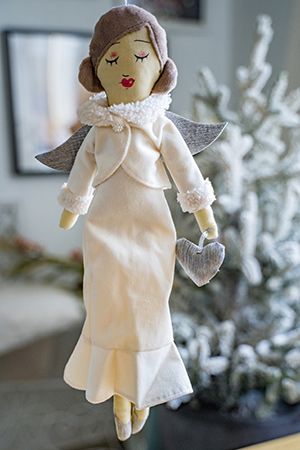 Кукла на ёлку МОДНЫЙ АНГЕЛ с сердечком, текстиль, 40 см, Due Esse Christmas