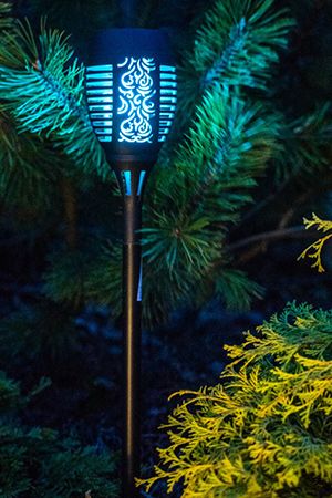 Садовый светильник Solar COLORED DANCE с эффектом 'танцующего' пламени, на солнечной батарее, 12 RGB LED-огней, 49 см, Kaemingk (Lumineo)