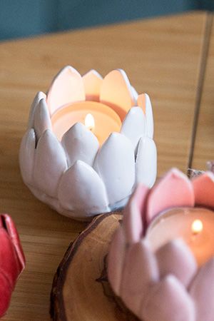 Керамический подсвечник ЦАРСТВЕННЫЙ ЛОТОС под чайную свечу, белый, 7 см, Koopman International