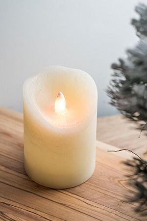 Светодиодная восковая свеча КЛАССИКА, кремовая, тёплый белый LED-огонь, мерцающее пламя, 7.5х10 см, таймер, Kaemingk (Lumineo)