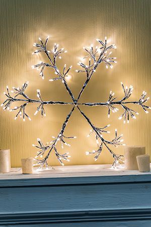 Подвесная светящаяся снежинка ВОЛШЕБНЫЕ КИСТОЧКИ мерцающая, серебряная, 192 тёплых белых LED-огня, 48 см, уличная, Kaemingk (Lumineo)