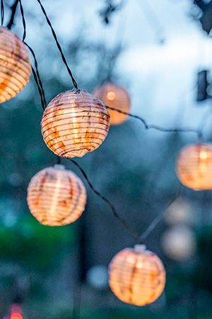 Садовая гирлянда Solar ЦВЕТОЧНАЯ НЕЖНОСТЬ - китайские фонарики, 10 тёплых белых LED-огней, 4.5+3 м, чёрный провод, Kaemingk (Lumineo)
