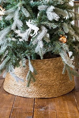 Плетеная корзина ЭКОСТИЛЬ для декорирования основания ели, коричневая, 58х26 см, Triumph Tree