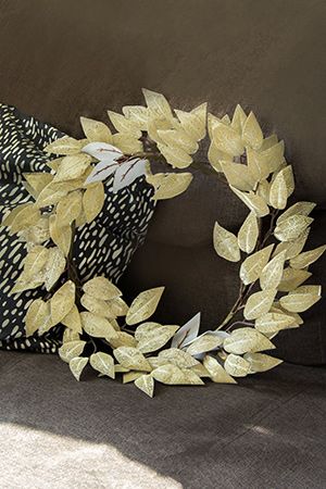 Декоративный венок FOGLIE INVERNALI с заостренными листьями, пластик, шампань, 48 см, Kaemingk
