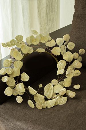 Декоративный венок FOGLIE INVERNALI с круглыми листьями, пластик, шампань, 48 см, Kaemingk