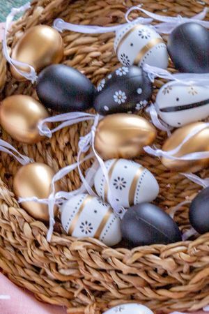 Декоративные пасхальные яйца ЗОЛОТЫЕ МОТИВЫ, пластик, 4 см, 24 шт., подвески, Breitner