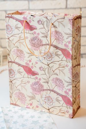 Подарочный пакет ЗОЛОТЫЕ САДЫ, кремовый, 34х25 см, Koopman International