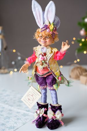 Коллекционная кукла ЭЛЬФ ЛОУВИ - СОЛИСТ ЗАЯЧЬЕГО ВАРЬЕТЕ, 31 см, Goodwill