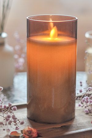 Восковая светодиодная свеча в стакане МЭРИЛ, имитация "живого" мерцающего пламени, колышущийся язычок, пепельная, 15 см, Peha Magic