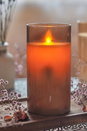 Восковая светодиодная свеча в стакане МЭРИЛ, имитация "живого" мерцающего пламени, колышущийся язычок, дымчатая, 15 см, батарейки, Peha Magic