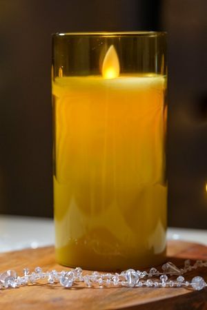 Свеча светодиодная восковая в стакане МЭРИЛ, имитация "живого" мерцающего пламени, яблочно-зелёная, 15 см, батарейки, Peha Magic