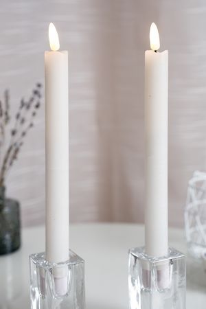 Набор столовых свечей восковых МЕРЦАЮЩИЕ, белые, мерцающий огонек, "натуральный" фитилек, 25х2 см, 2 шт., батарейки, Peha Magic