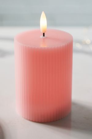Свеча-столбик светодиодная восковая РИФЛИ малая, розовая,  мерцающий огонёк, "натуральный фитилек", 10 см, батарейки, Peha Magic