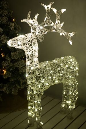 Светящаяся фигура ОЛЕНЬ ДОНТЕЛЬ, акриловые нити, 120 тёплых белых LED-огней, 116 см, таймер, уличный, Kaemingk