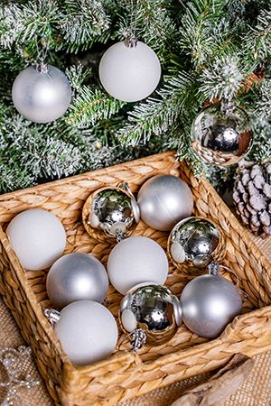 Набор пластиковых шаров New Year MIX серебряный/белый, 60 мм, упаковка 12 шт., Winter Deco