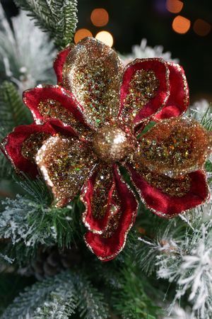Искусственный цветок МАГНОЛИЯ АКЭЙН на клипсе, полиэстер, бордовая, 18 см, Christmas Deluxe