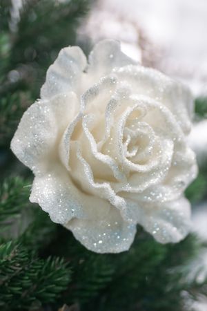 Искусственный цветок на клипсе РОЗА 'ЛАВЛИ УАЙТ', полиэстер, 10 см, Goodwill