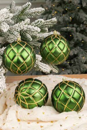 Набор ёлочных шаров ГАЛАНТНЫЙ СТИЛЬ, пластик, зелёный, 10 см, 4 шт., Winter Deco