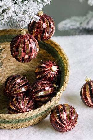 Набор ёлочных шаров СОЛЛЕВАТО, пластик, бордовый, 6 см, 9 шт., Winter Deco