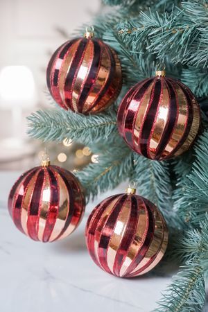 Набор ёлочных шаров СОЛЛЕВАТО, пластик, бордовый, 10 см, 4 шт., Winter Deco