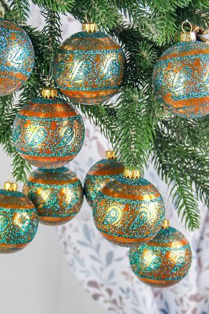 Набор ёлочных шаров В СТИЛЕ ПЕЙСЛИ, пластик, 6 см, 9 шт., Winter Deco