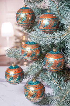Набор ёлочных шаров В СТИЛЕ ПЕЙСЛИ, пластик, 8 см, 6 шт., Winter Deco