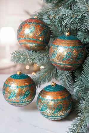 Набор ёлочных шаров В СТИЛЕ ПЕЙСЛИ, пластик, 10 см, 4 шт., Winter Deco