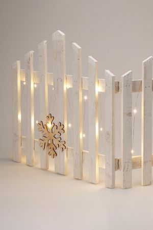 Декоративная ограда ХЕДЖ, дерево, белые LED-огни, 76х38 см, батарейки, Koopman International