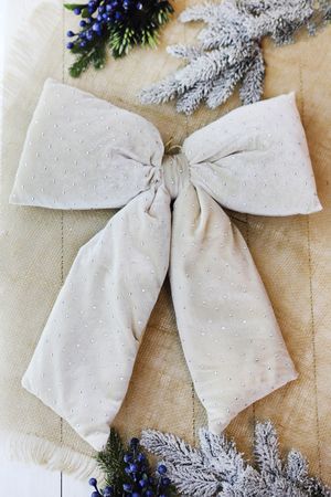 Декоративный бант ДИВИЯ, текстиль, кремовый, 50х39 см, Edelman