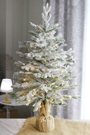 Искусственная елка с гирляндой СНОУ ШАРМ заснеженная, 90 см, 150 теплых белых LED ламп, ЛИТАЯ 100%, Winter Deco