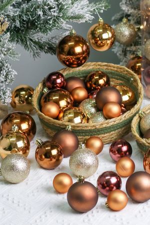 Набор пластиковых шаров ИГРА ОТТЕНКОВ, коллекция 'Кофейная эстетика' (глянцевые, матовые, глиттер), 4/5/6/7/8 см, 100 шт., Winter Deco