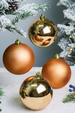 Набор однотонных пластиковых шаров глянцевых и матовых, цвет: янтарный, 100 мм, упаковка 4 шт., Winter Deco