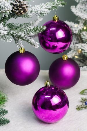 Набор однотонных пластиковых шаров глянцевых и матовых, цвет: фиолетовый, 100 мм, упаковка 4 шт., Winter Deco