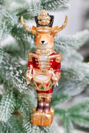 Ёлочная игрушка ОЛЕНЬ-БАРАБАНЩИК, стекло, 18 см, Winter Deco