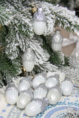 Набор ёлочных украшений СЕРЕБРЯНЫЕ ЖЁЛУДИ, стекло, 4 см, 12 шт., Winter Deco