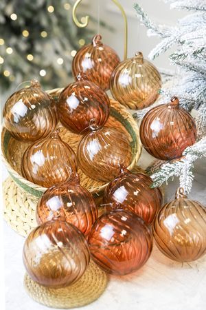 Набор ёлочных шаров ЦВЕТНЫЕ ЧАРЫ, стекло, янтарный и карамельный, 10 см, 12 шт., Winter Deco
