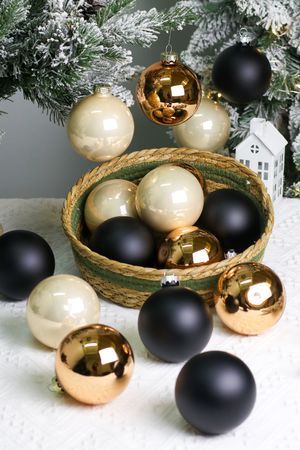 Набор стеклянных шаров Коллекция ЗОЛОТАЯ ПОЛНОЧЬ, матовые, эмалевые и глянцевые, 80 мм, 16 шт., Winter Deco