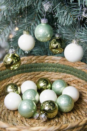 Набор стеклянных шаров Коллекция ХВОЙНЫЙ РАССВЕТ, эмалевые и глянцевые, 35 мм, 16 шт., Winter Deco