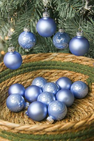 Стеклянные шары ДЕЛЮКС МИНИ матовые и эмалевые, цвет: небесно голубой, 35 мм, упаковка 16 шт., Winter Deco