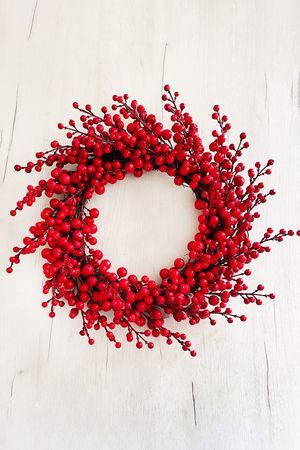 Декоративный венок АЛЫЙ ХОРОВОД, натуральная лоза, пенополистирол, 50 см, Christmas Deluxe