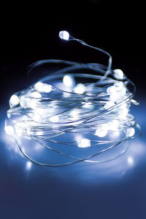 Гирлянда СИЯЮЩИЕ КАПЛИ - МАКСИ, 132 холодных белых big-micro-LED огней (крупные мини диоды), 2 м, таймер, серебряная проволока, батарейки, Koopman International