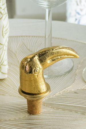 Декоративная пробка для бутылки GOLDEN ANIMAL- ТУКАН, золотая, 8 см, Koopman International